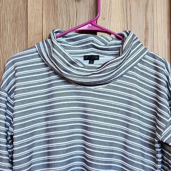 NEW Talbots Long Sleeve Striped Turtleneck Tunic Shirt, XS, Black & White - Picture 4 of 10
